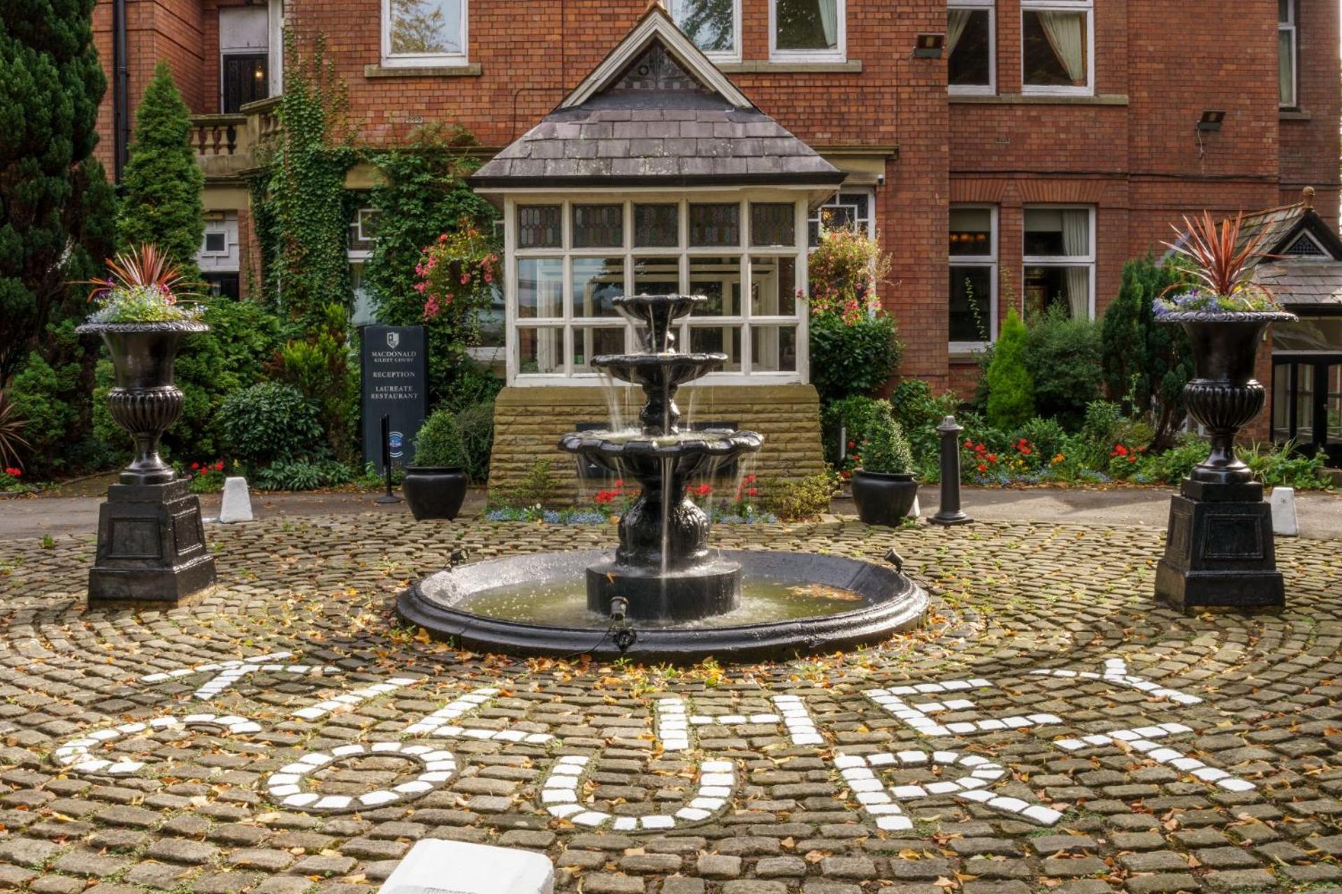 Macdonald Kilhey Court Hotel Wigan Buitenkant foto